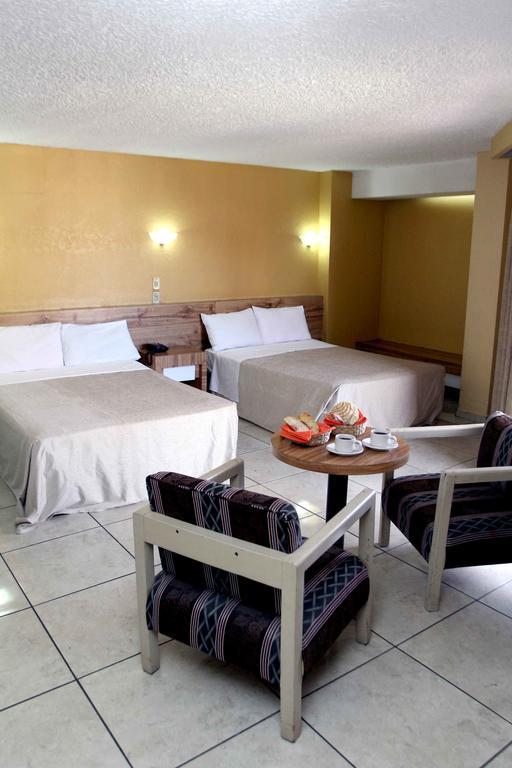 Hotel Universo Guadalajara Quarto foto